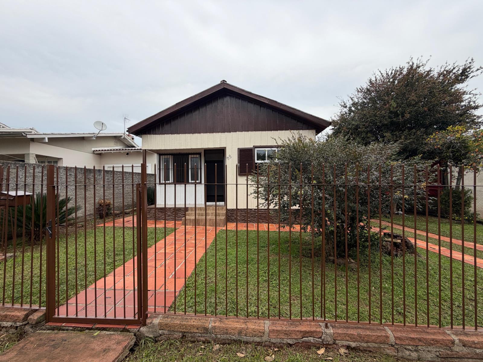CASA COM 3 DORMITÓRIOS, 1 VAGA, 118M² ÁREA PRIVATIVA À LOCAÇÃO EM MORADA DO SOL