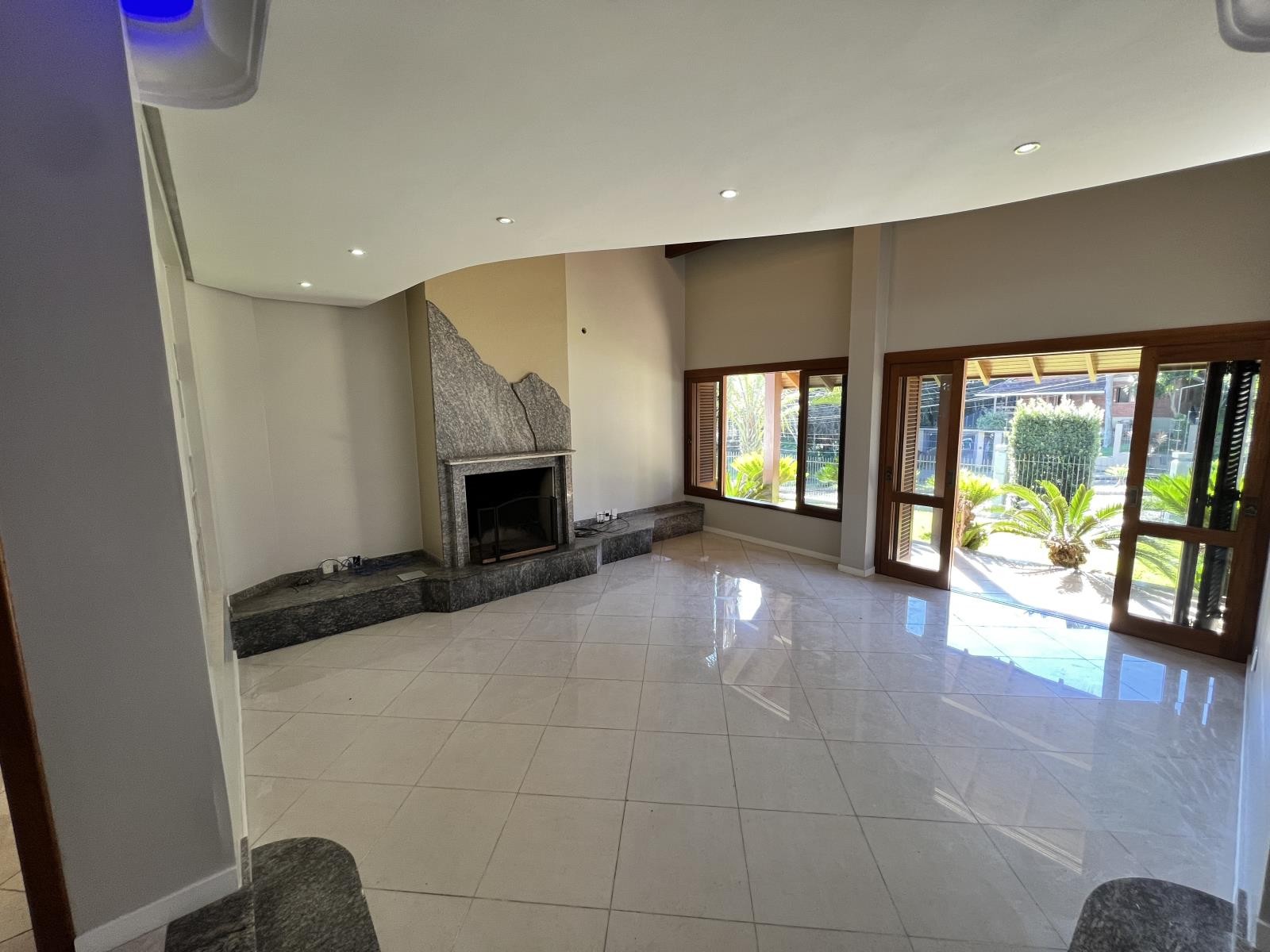 CASA COM 5 DORMITÓRIOS, 2 VAGAS, 226M² ÁREA PRIVATIVA para venda EM JARDIM DO ALTO - foto 5