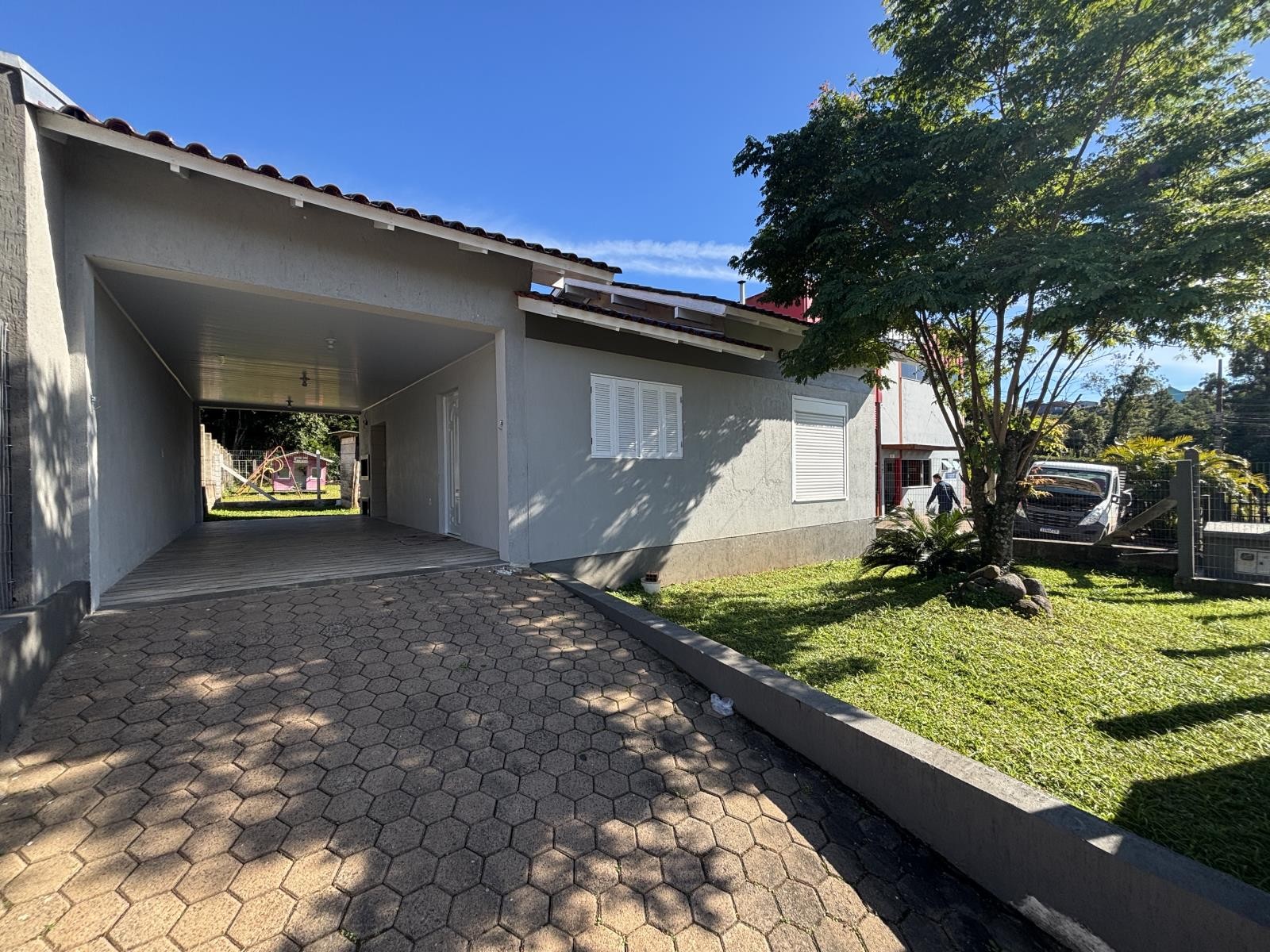 CASA COM 2 DORMITÓRIOS, 1 VAGA, 94M² ÁREA PRIVATIVA À LOCAÇÃO EM JARDIM BÜHLER