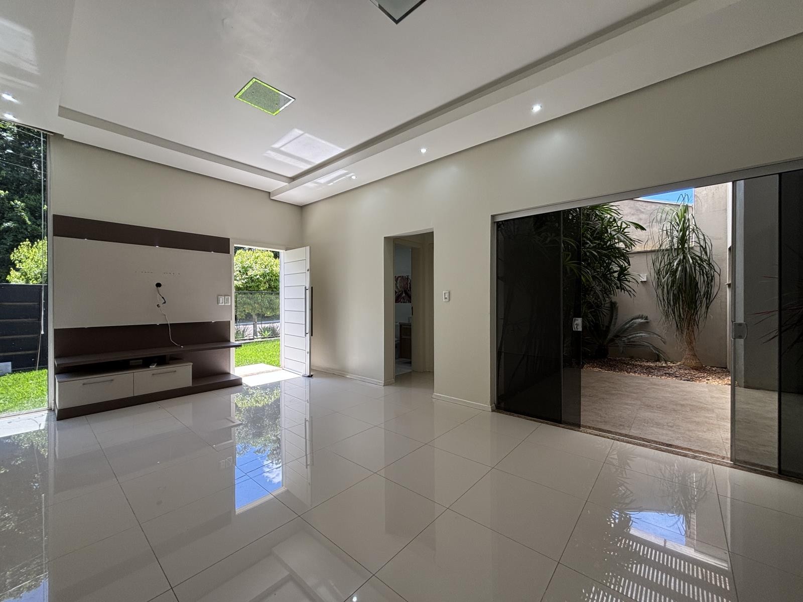 CASA COM 3 DORMITÓRIOS (1 SUÍTE), 1 VAGA, 98M² ÁREA PRIVATIVA para locação EM JARDIM BÜHLER - foto 4