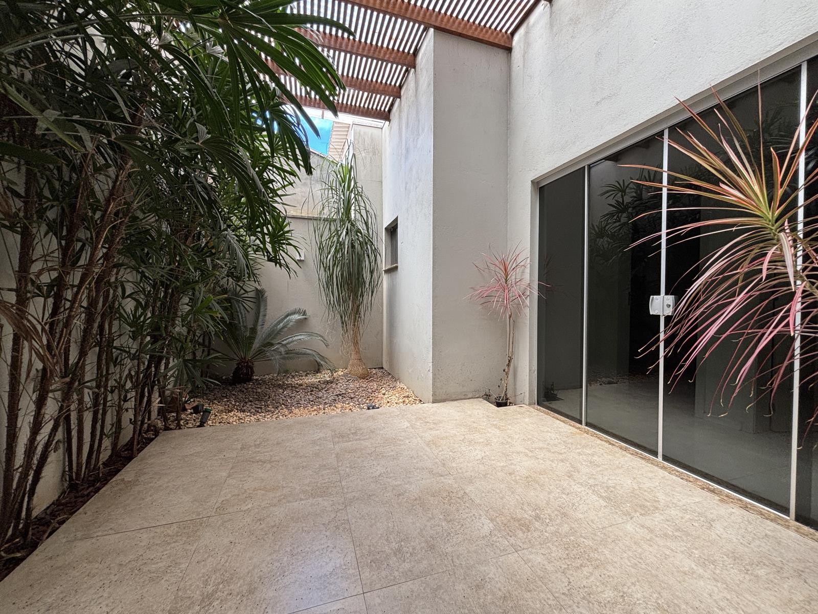 CASA COM 3 DORMITÓRIOS (1 SUÍTE), 1 VAGA, 98M² ÁREA PRIVATIVA para locação EM JARDIM BÜHLER - foto 5
