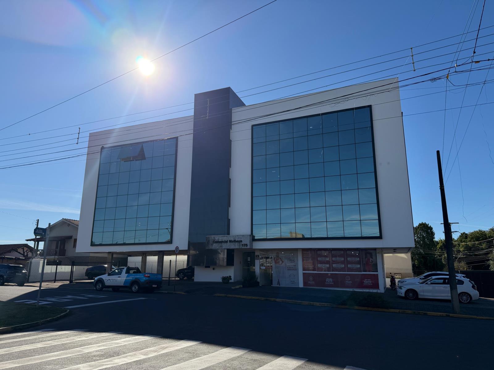 LOJA / SALA, 2 VAGAS, 110M² ÁREA PRIVATIVA À LOCAÇÃO EM VINTE E CINCO DE JULHO